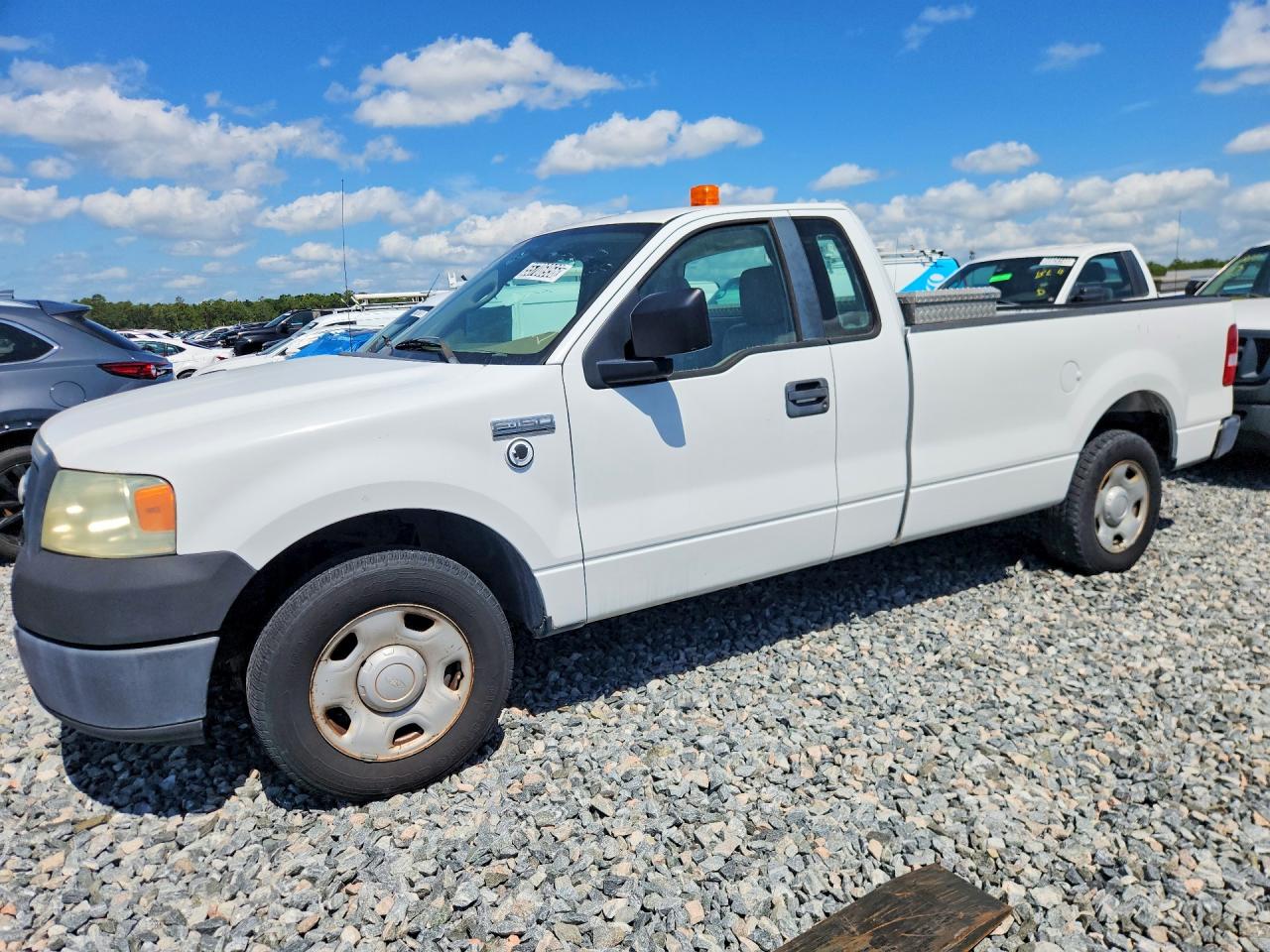 2008 Ford F150 White vin: 1FTRF12218KC11072