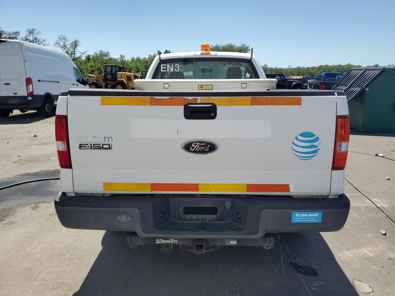 2008 Ford F150 Белый vin: 1FTRF12218KC11072 Damage: Tailgate, Multiple Scratches Heavy, 2
