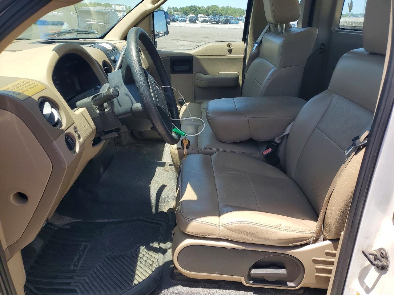 2008 Ford F150 Белый vin: 1FTRF12218KC11072