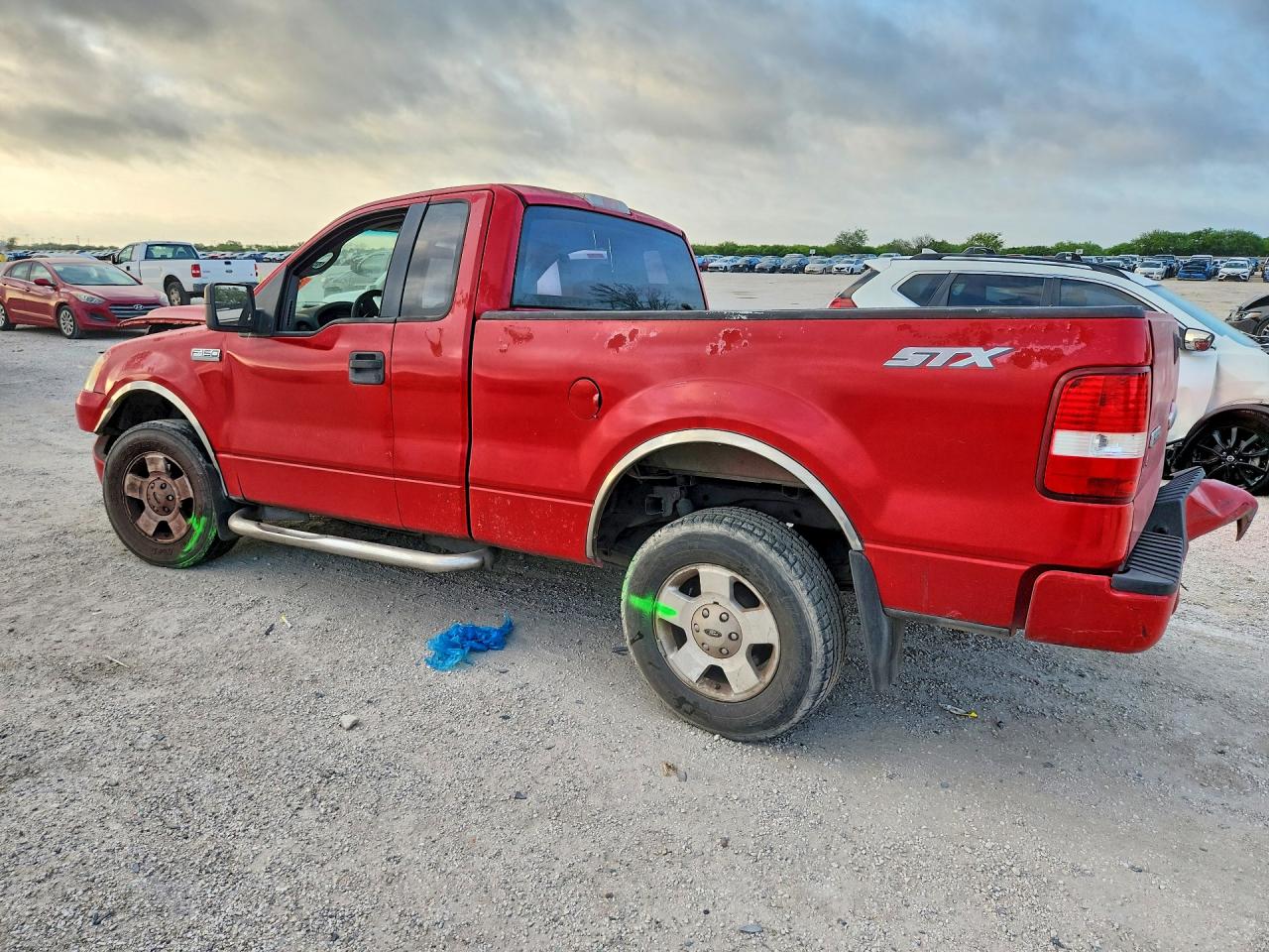 2006 Ford F150 Red vin: 1FTRF12226NB27239