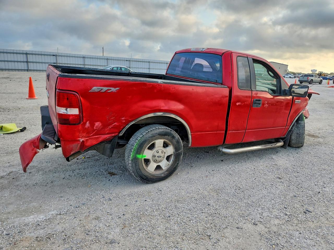 2006 Ford F150 Red vin: 1FTRF12226NB27239