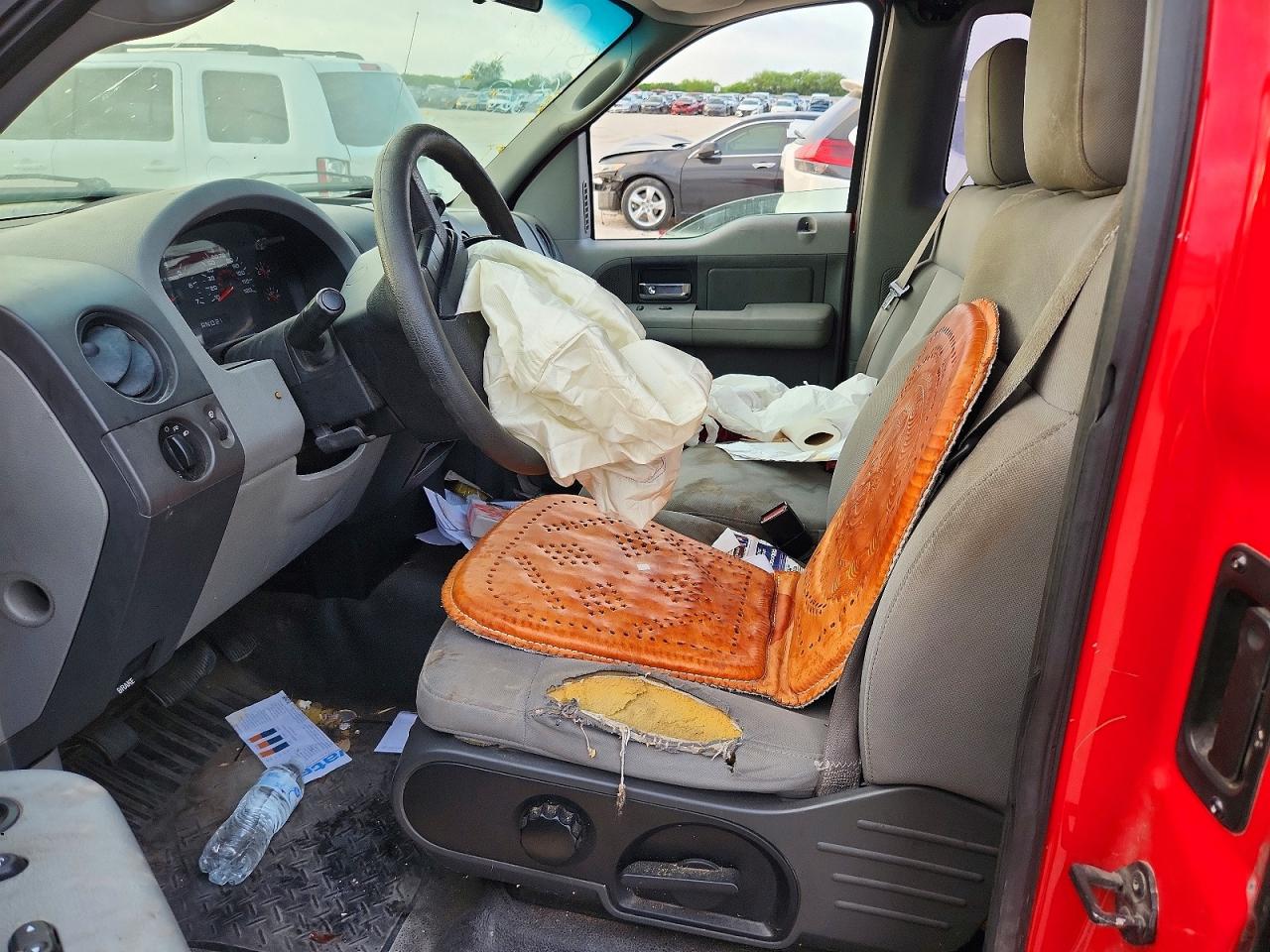 2006 Ford F150 Red vin: 1FTRF12226NB27239