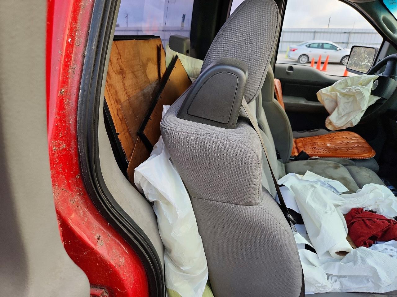 2006 Ford F150 Red vin: 1FTRF12226NB27239