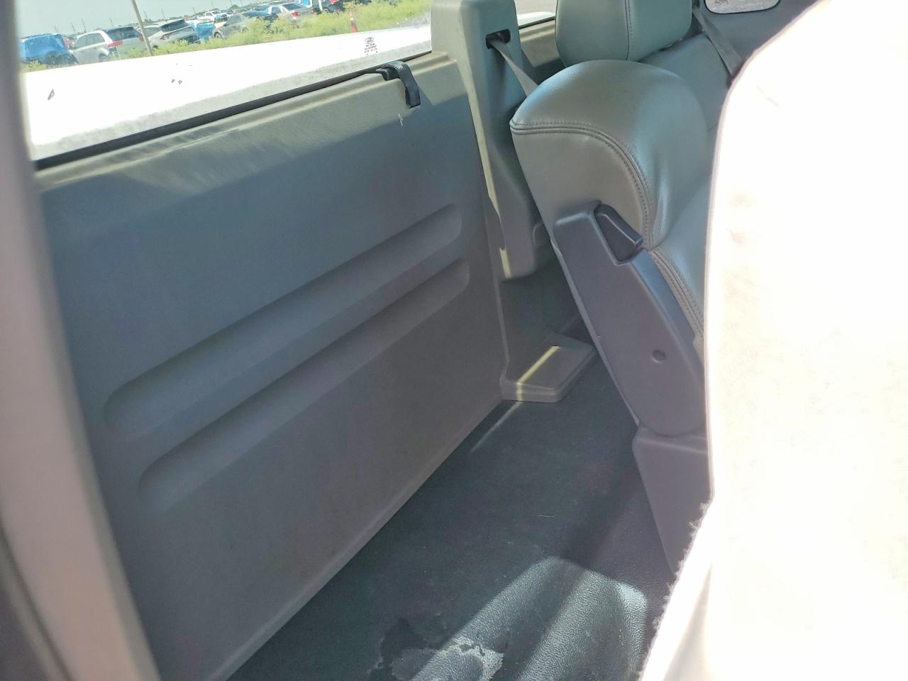 2006 Ford F150 White vin: 1FTRF12226NB85318