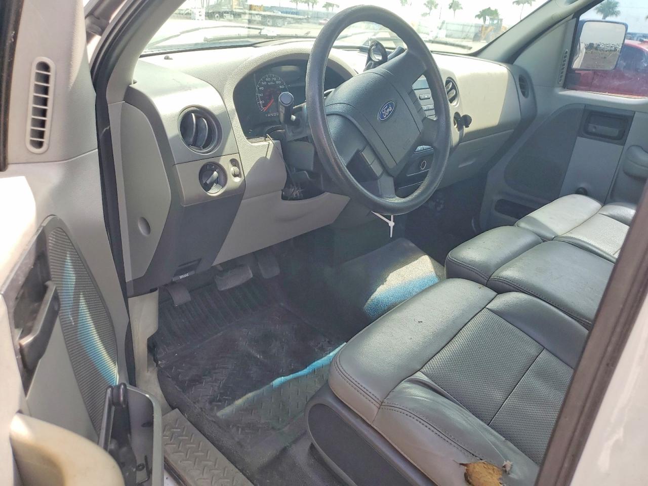2006 Ford F150 White vin: 1FTRF12226NB85318