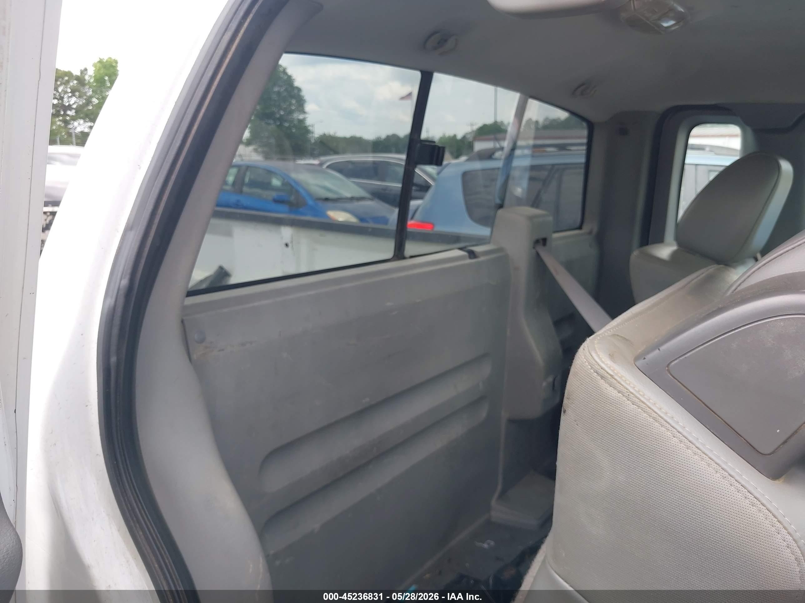 2007 Ford F-150 Stx/xl/xlt White vin: 1FTRF12227NA57758
