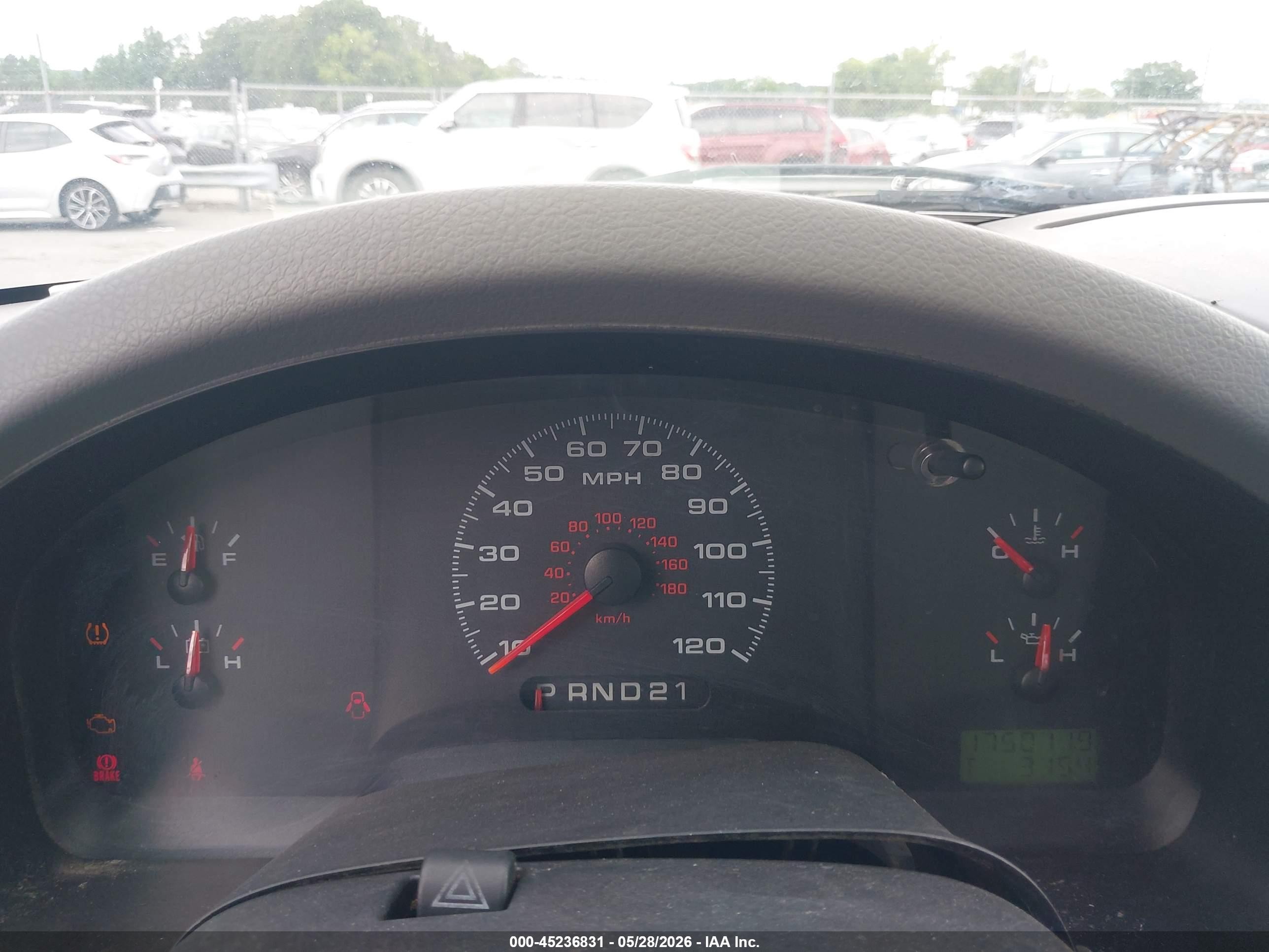2007 Ford F-150 Stx/xl/xlt White vin: 1FTRF12227NA57758