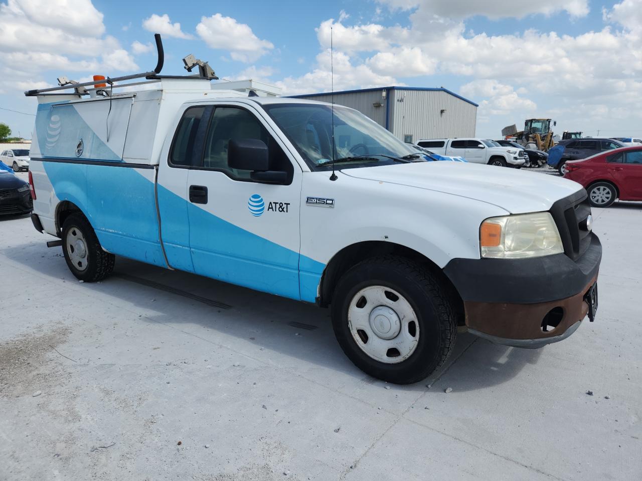 2008 Ford F150 White vin: 1FTRF12228KB69981 Damage: Right Front Door, Heavy Scratch, 1/2 To 1 Inch