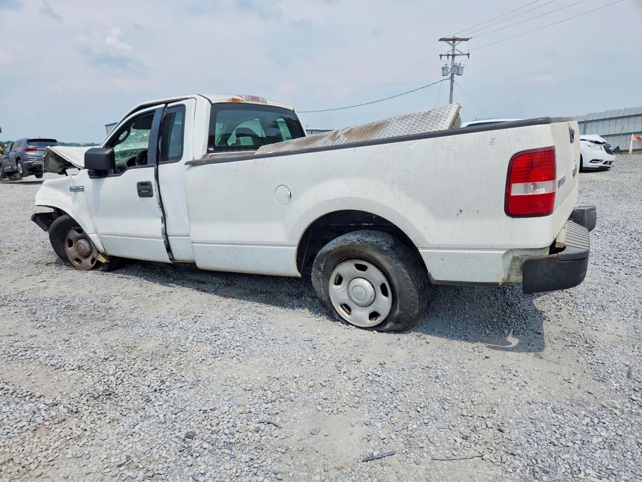 2008 Ford F150 White vin: 1FTRF12228KD44133