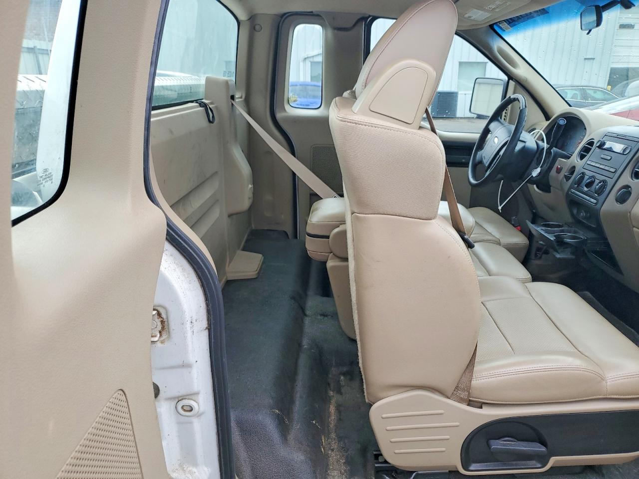2008 Ford F150 White vin: 1FTRF12228KE14861