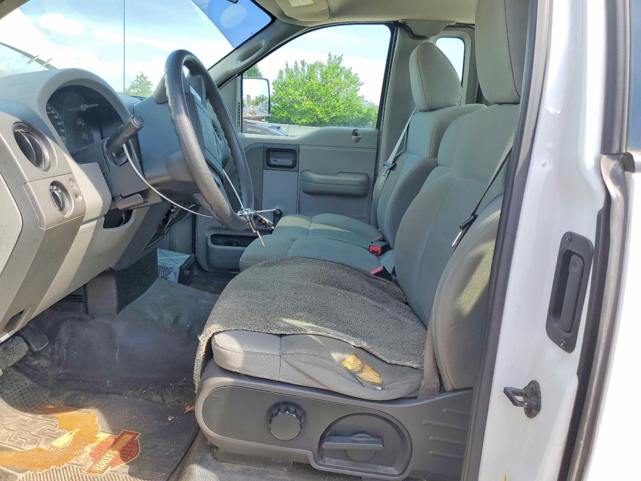 2007 Ford F150 White vin: 1FTRF12237NA25112