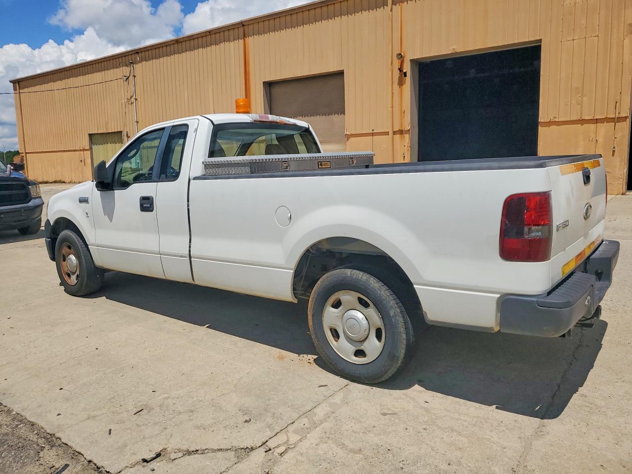 2008 Ford F150 White vin: 1FTRF12238KB62960