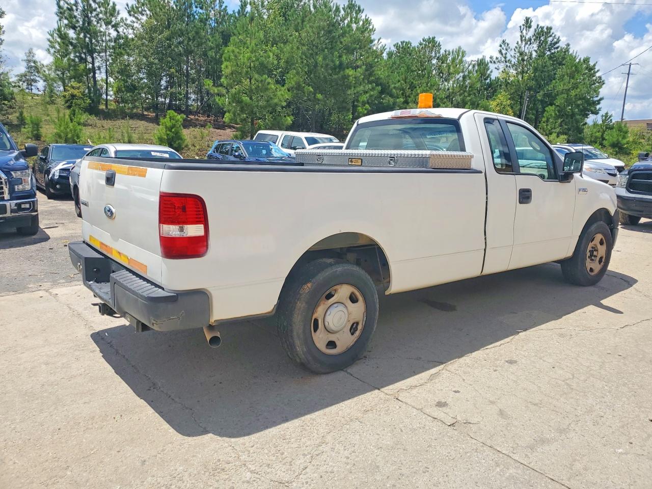 2008 Ford F150 White vin: 1FTRF12238KB62960