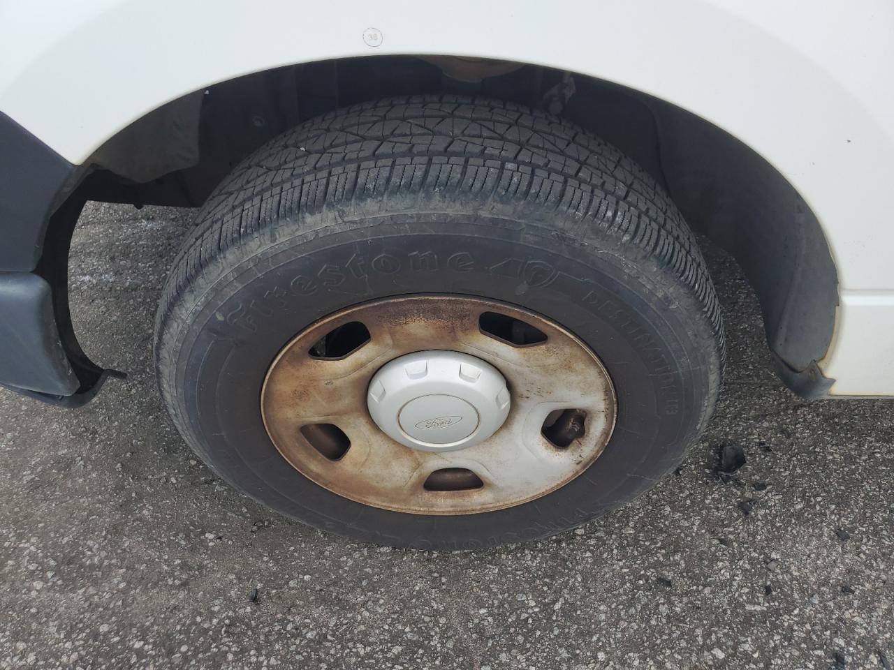 2008 Ford F150 White vin: 1FTRF12238KB62960 Damage: Left Front Wheel, Corrosion, > 12 Inches