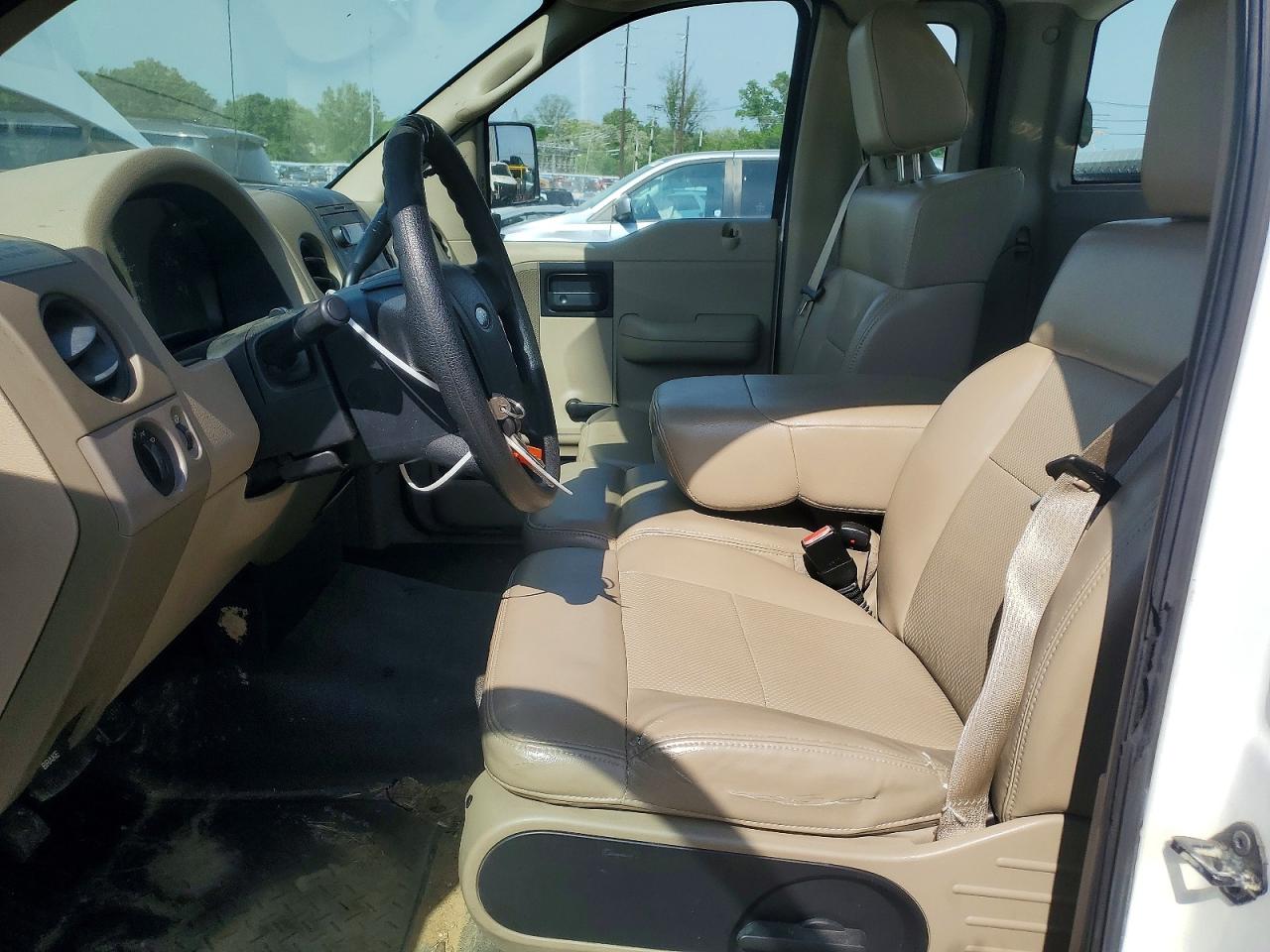 2008 Ford F150 White vin: 1FTRF12238KB62988