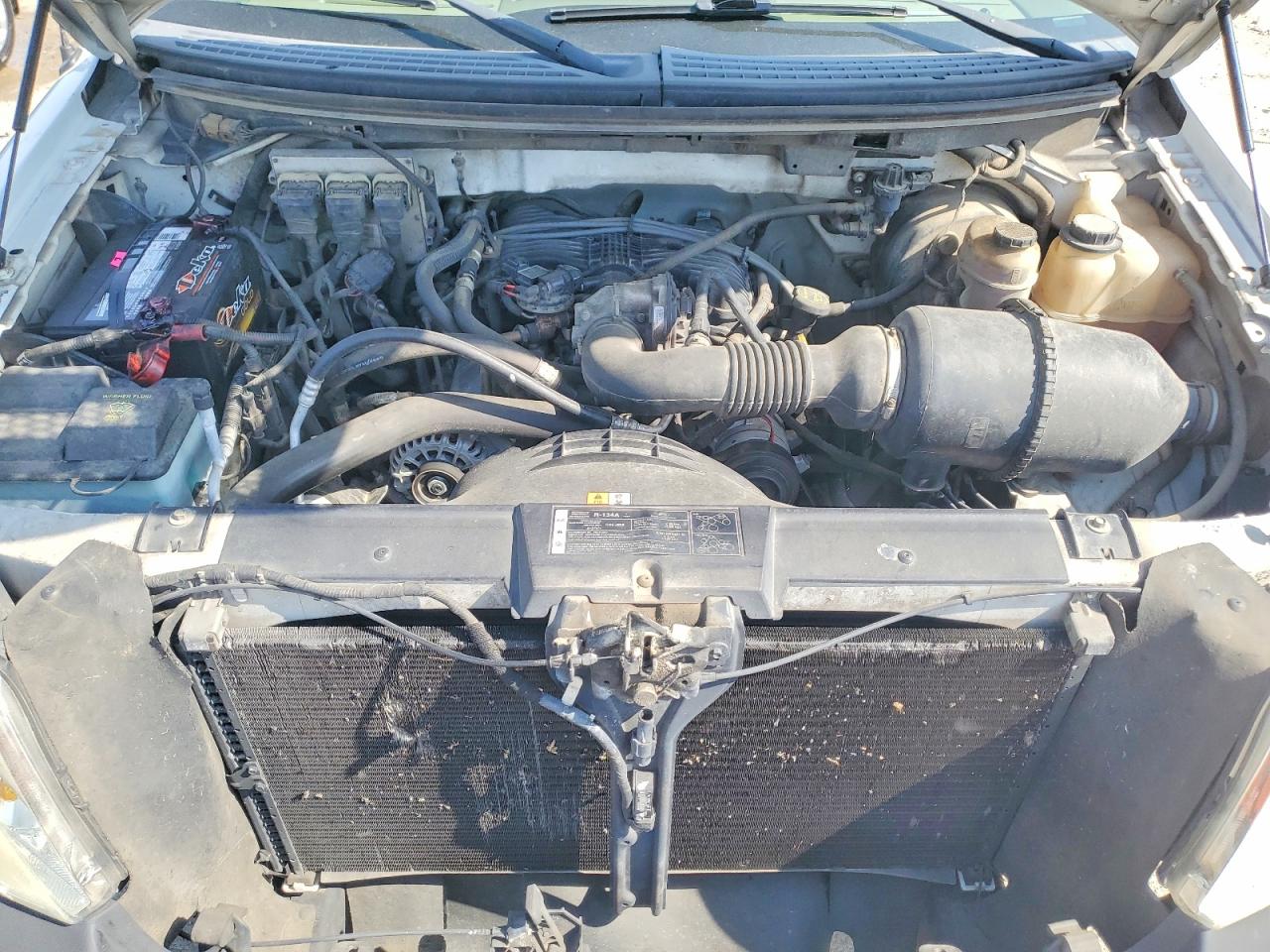 2008 Ford F150 White vin: 1FTRF12238KB62988