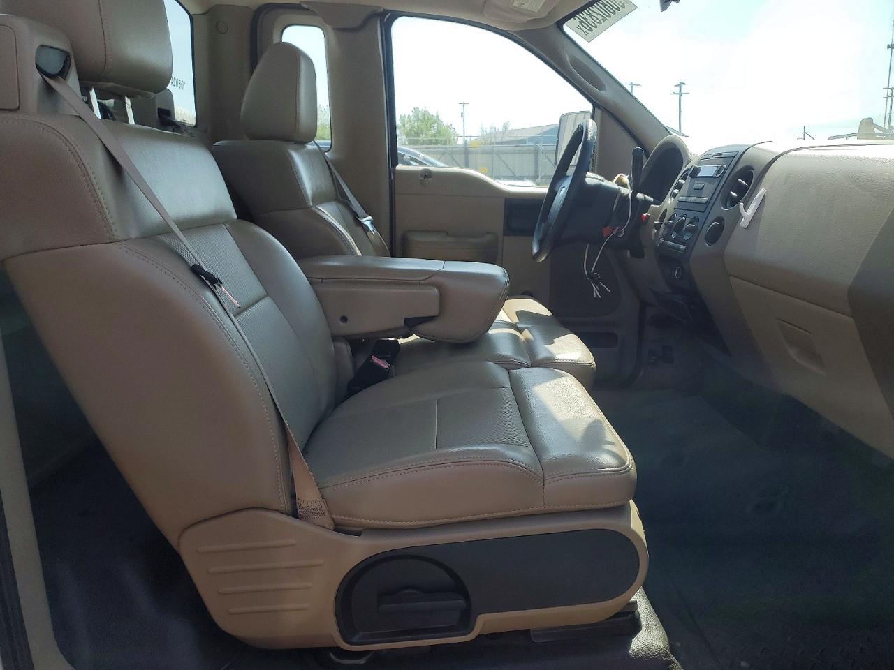 2008 Ford F150 White vin: 1FTRF12238KB62988