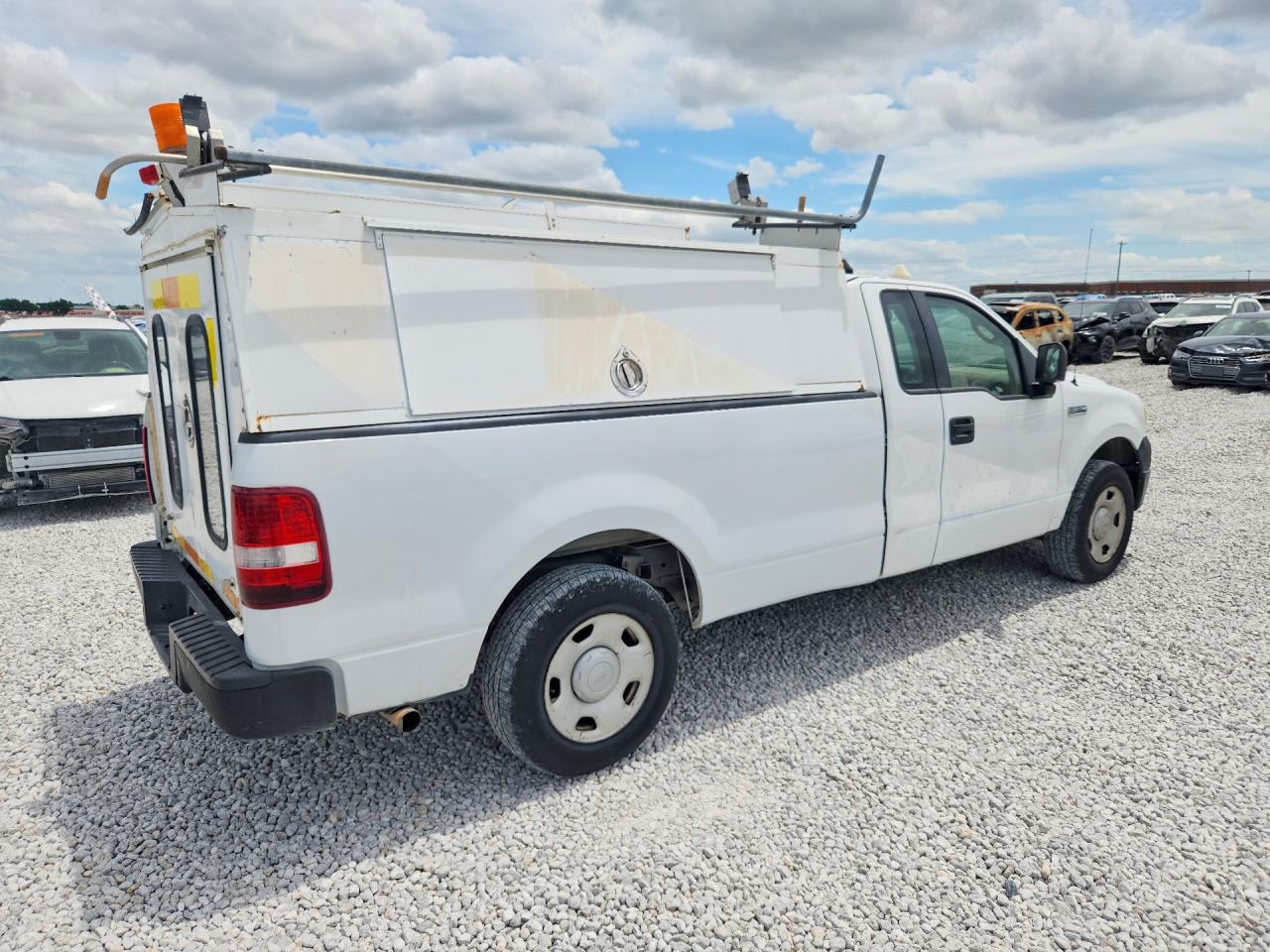 2008 Ford F150 White vin: 1FTRF12238KB70024