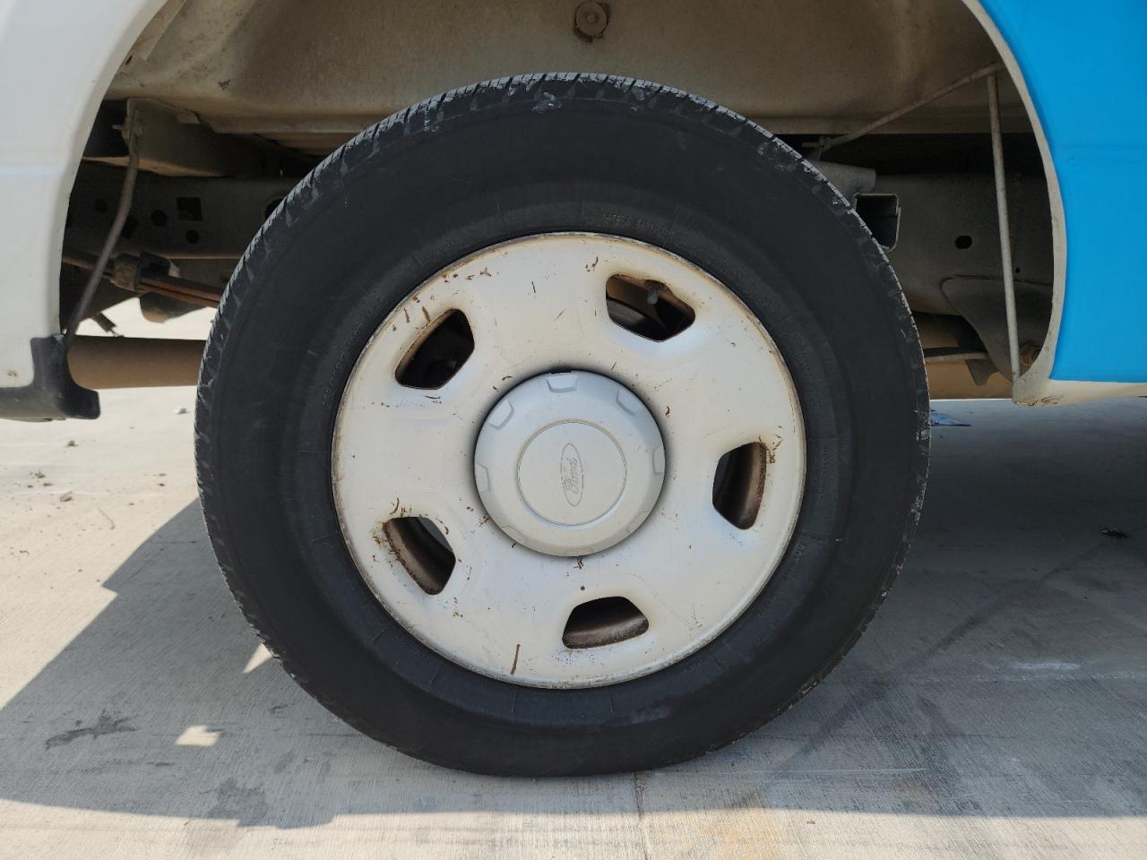 2008 Ford F150 White vin: 1FTRF12238KB70024 Damage: Right Rear Wheel, Heavy Scratch, > 12 Inches