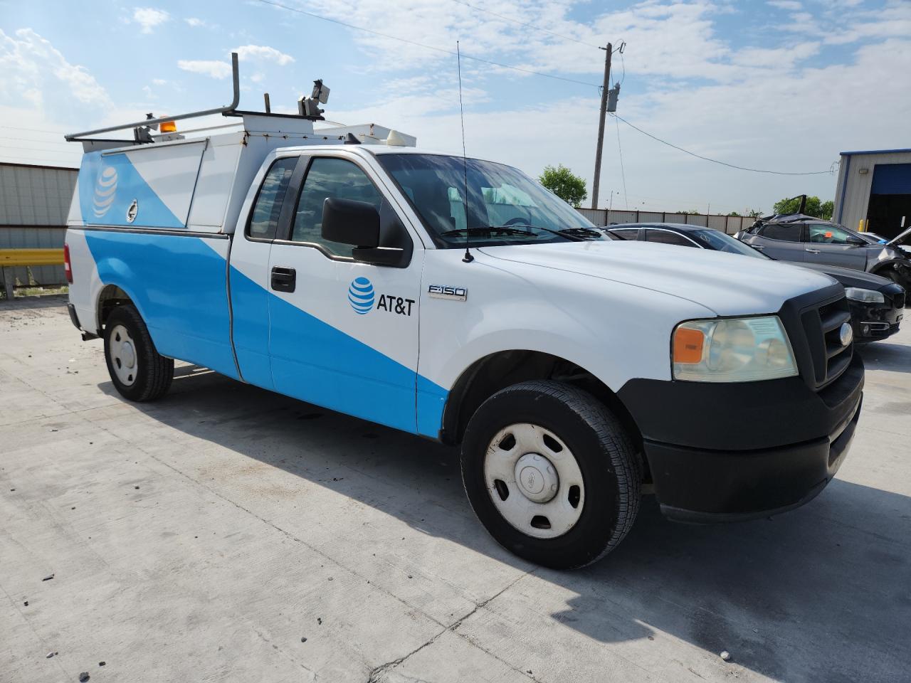 2008 Ford F150 White vin: 1FTRF12238KB70024 Damage: Hardtop Shell, Aftermarket, Acceptable
