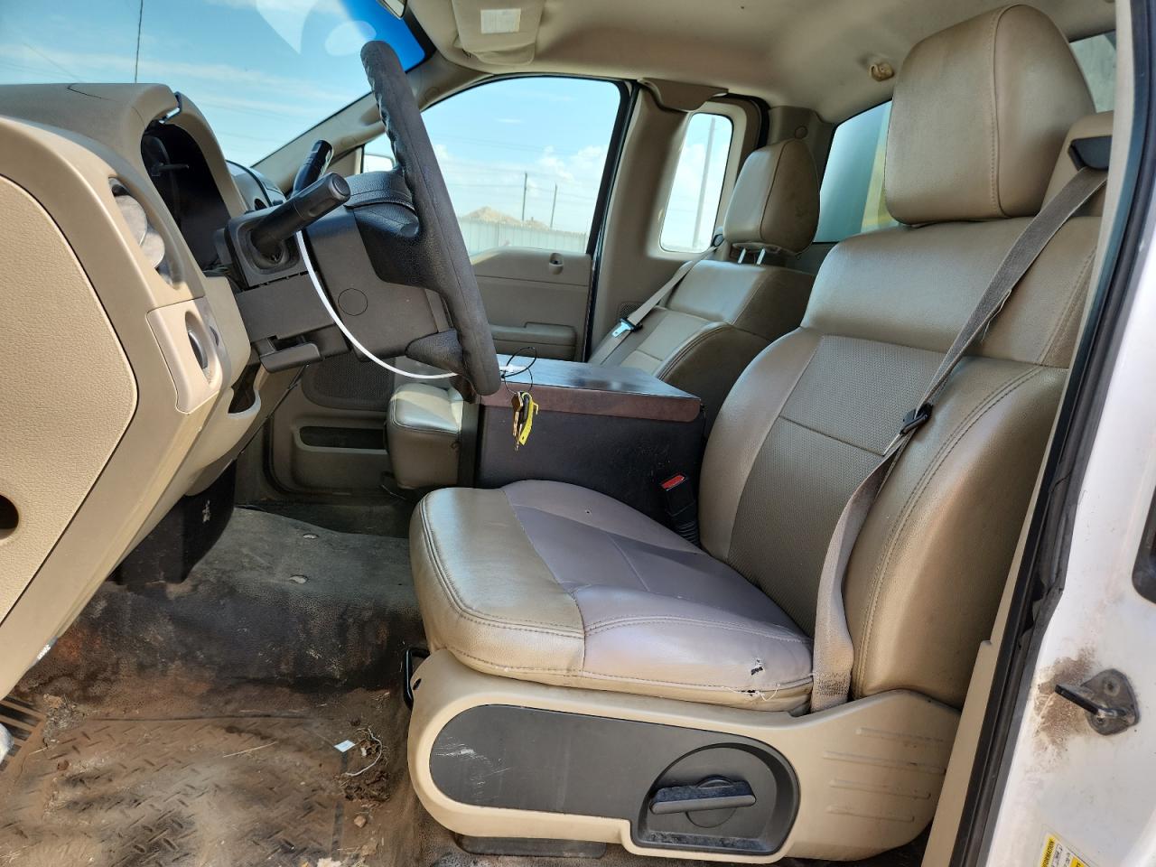 2008 Ford F150 White vin: 1FTRF12238KB70024 Damage: Steering Wheel, Worn, Replacement Required