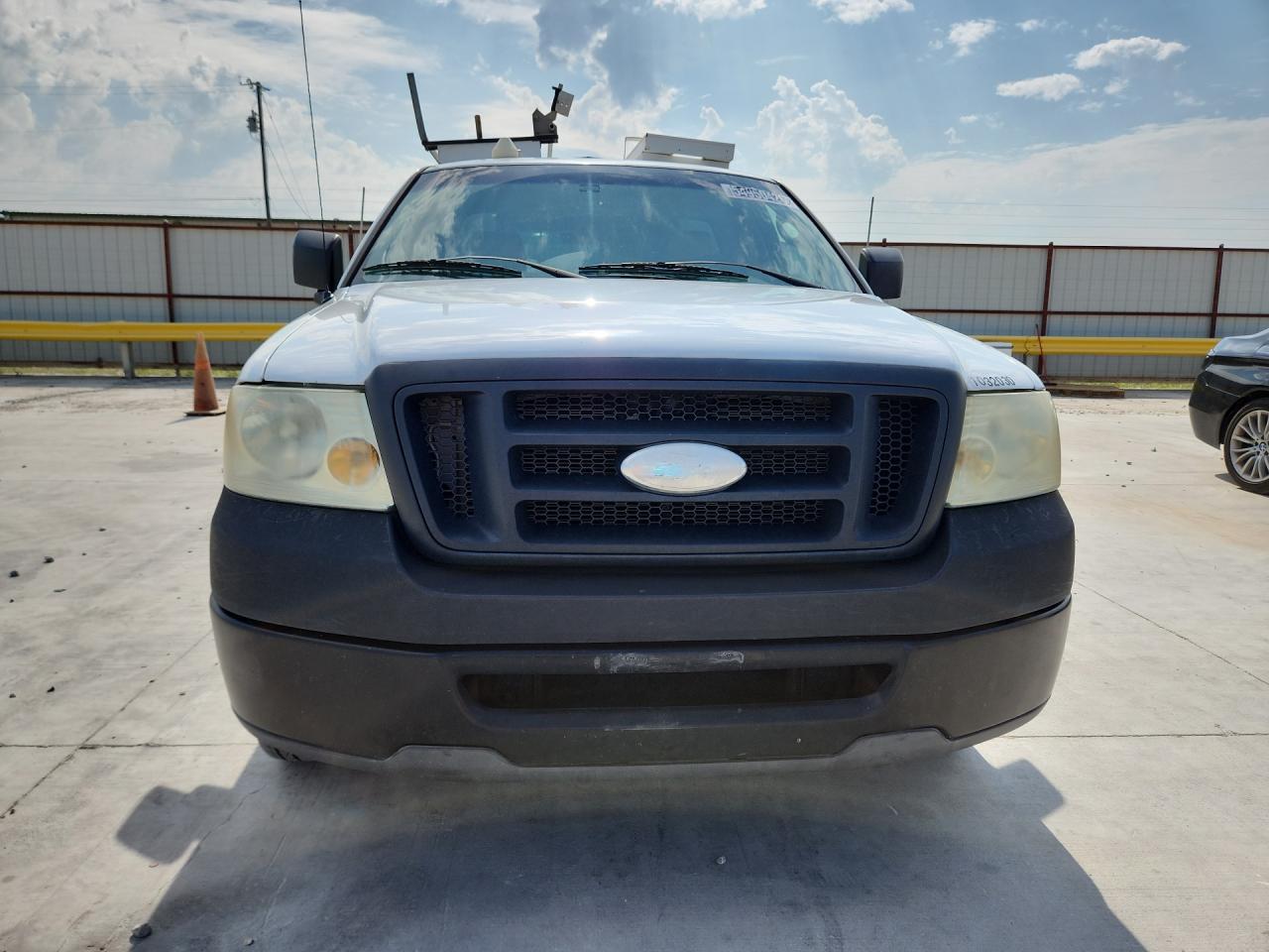 2008 Ford F150 White vin: 1FTRF12238KB70024 Damage: Front Metal Bumper Painted, Heavy Scratch, < 1/8 Inch
