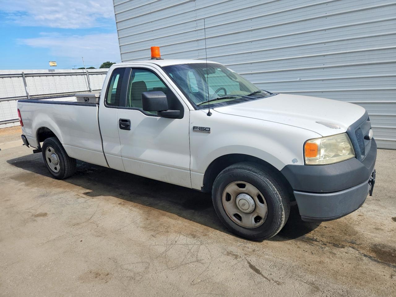 2008 Ford F150 White vin: 1FTRF12238KD70191