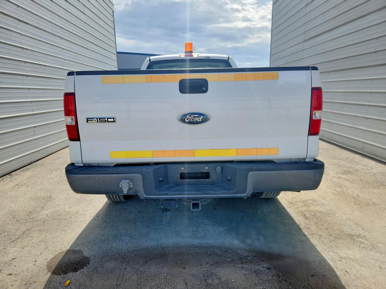 2008 Ford F150 White vin: 1FTRF12238KD70191