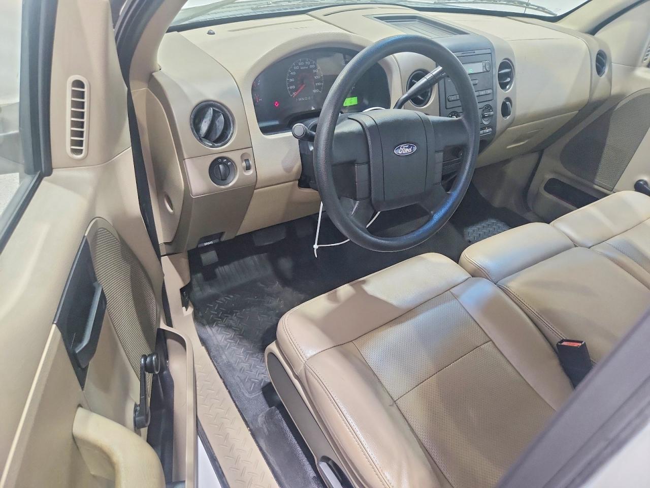 2008 Ford F150 White vin: 1FTRF12238KD70191