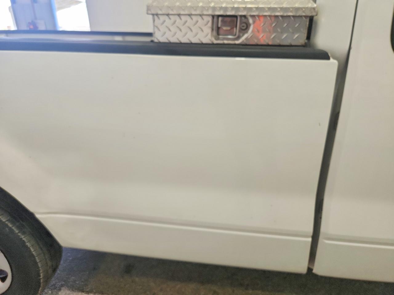 2008 Ford F150 White vin: 1FTRF12238KD70191