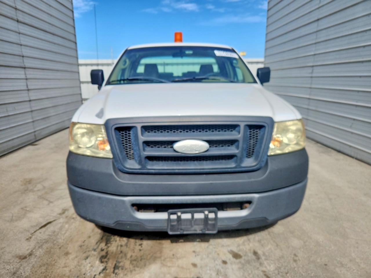 2008 Ford F150 White vin: 1FTRF12238KD70191