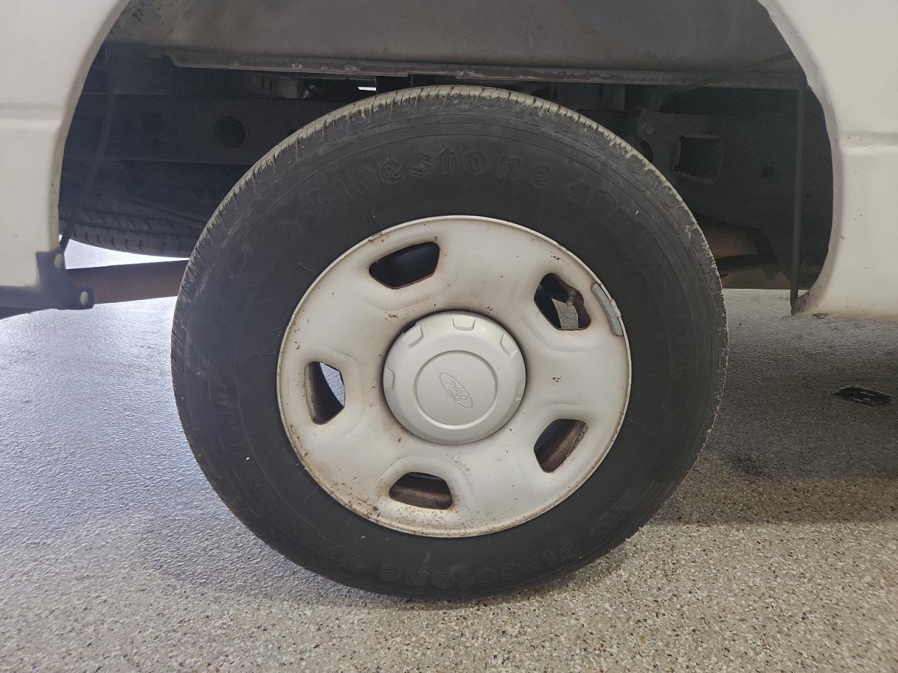 2008 Ford F150 White vin: 1FTRF12238KD70191 Damage: Right Rear Wheel, Chipped, 3