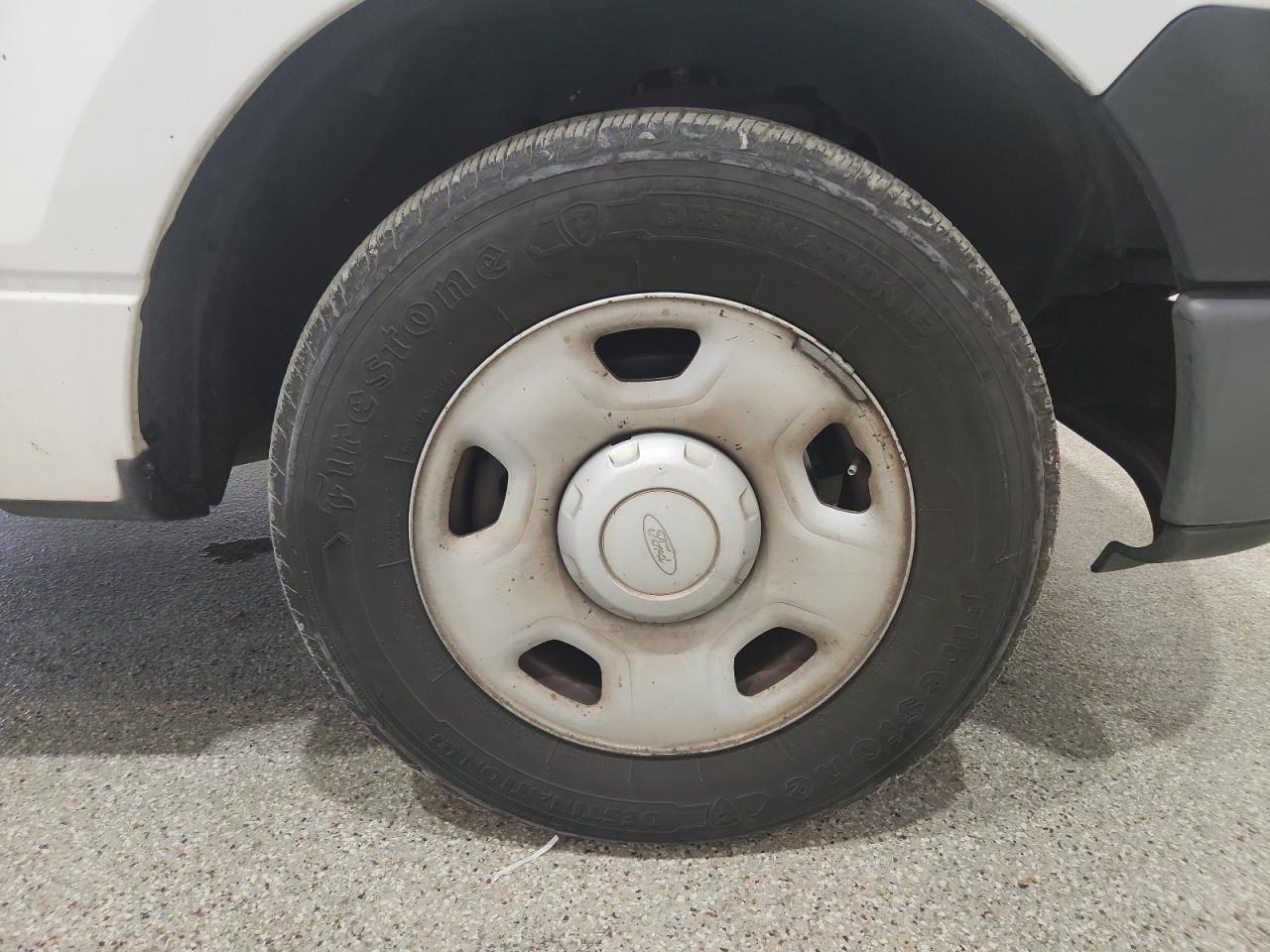 2008 Ford F150 White vin: 1FTRF12238KD70191 Damage: Right Front Wheel, Chipped, 3