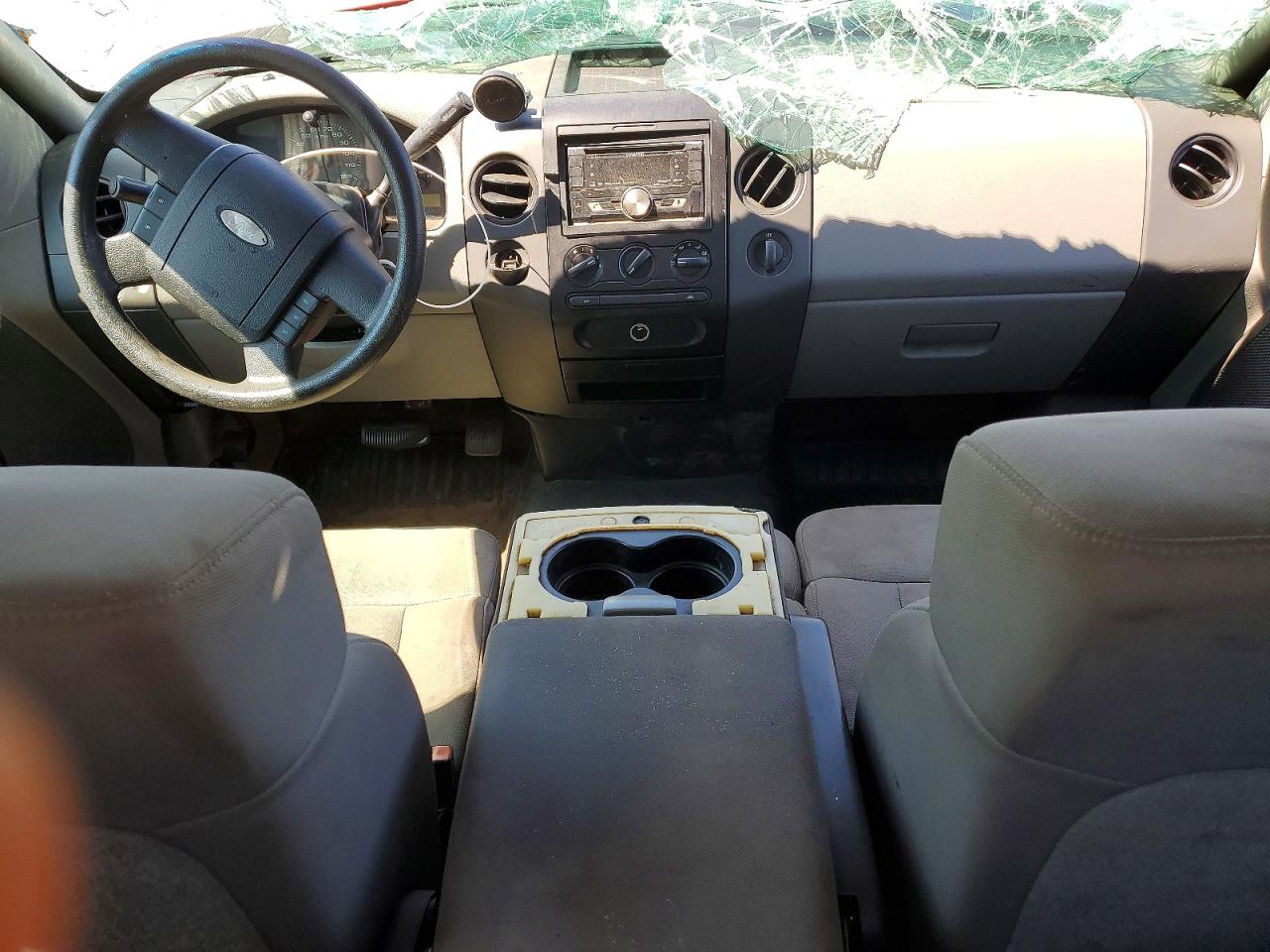 2005 Ford F150 Red vin: 1FTRF12245KE63183