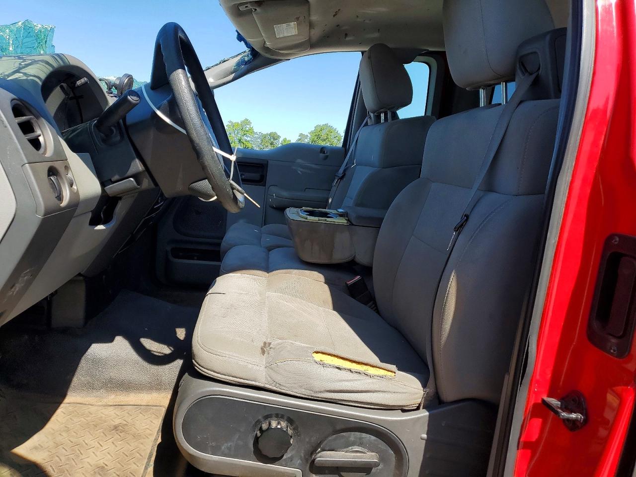 2005 Ford F150 Red vin: 1FTRF12245KE63183