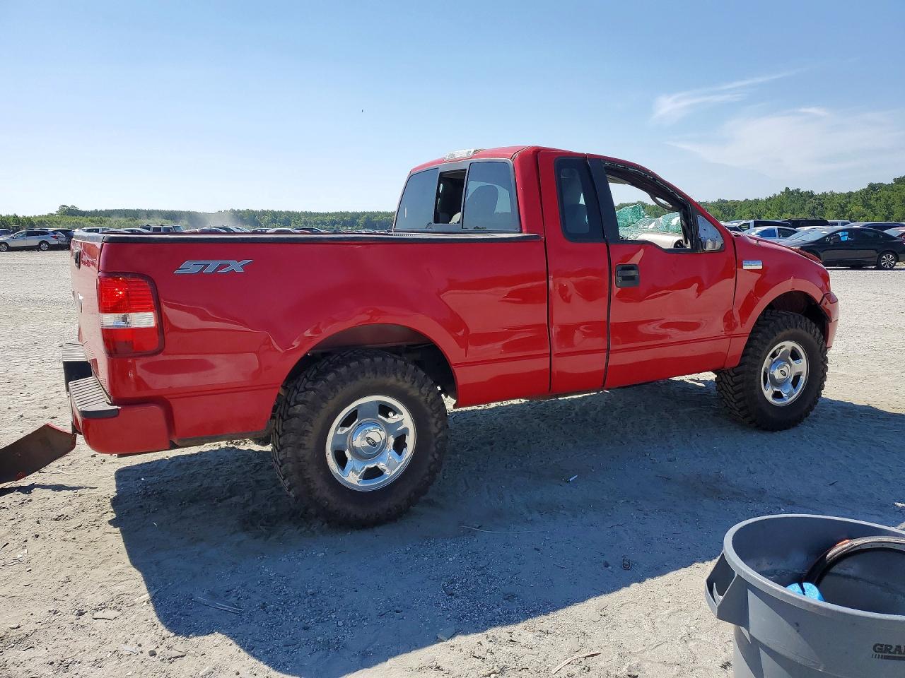 2005 Ford F150 Red vin: 1FTRF12245KE63183
