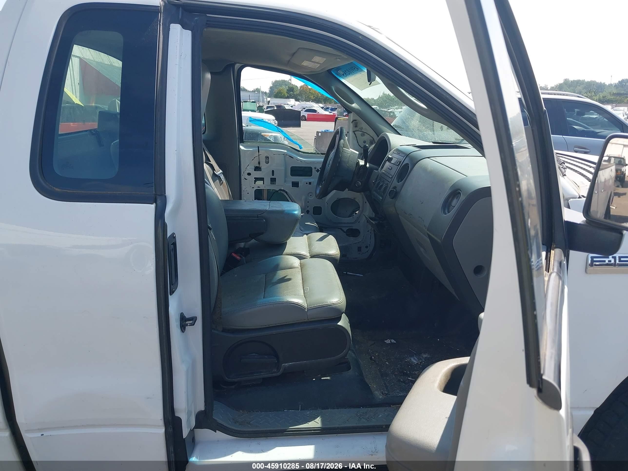 2006 Ford F-150 Stx/xl/xlt White vin: 1FTRF12246KD28643