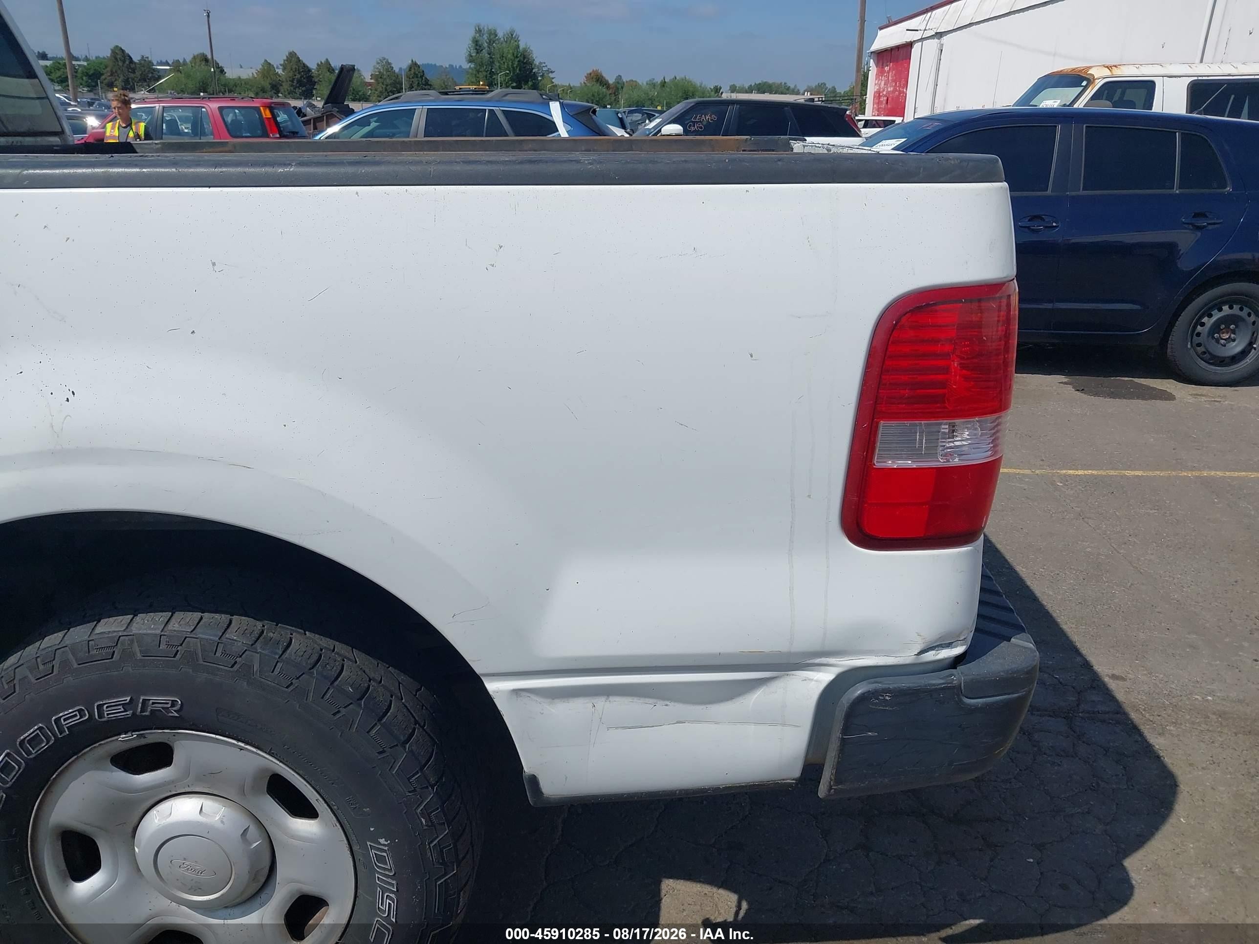 2006 Ford F-150 Stx/xl/xlt White vin: 1FTRF12246KD28643