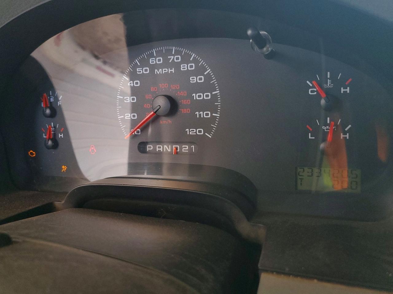 2006 Ford F150 Gray vin: 1FTRF12246NB49940
