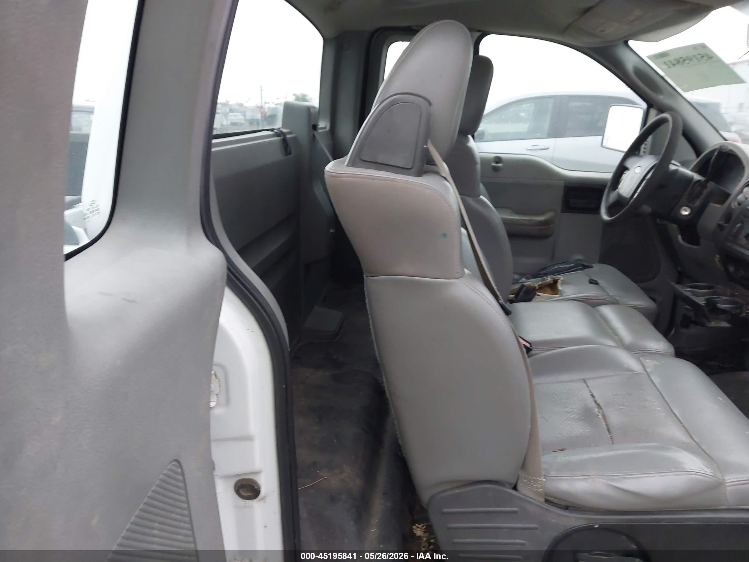 2006 Ford F-150 Stx/xl/xlt White vin: 1FTRF12246NB66849