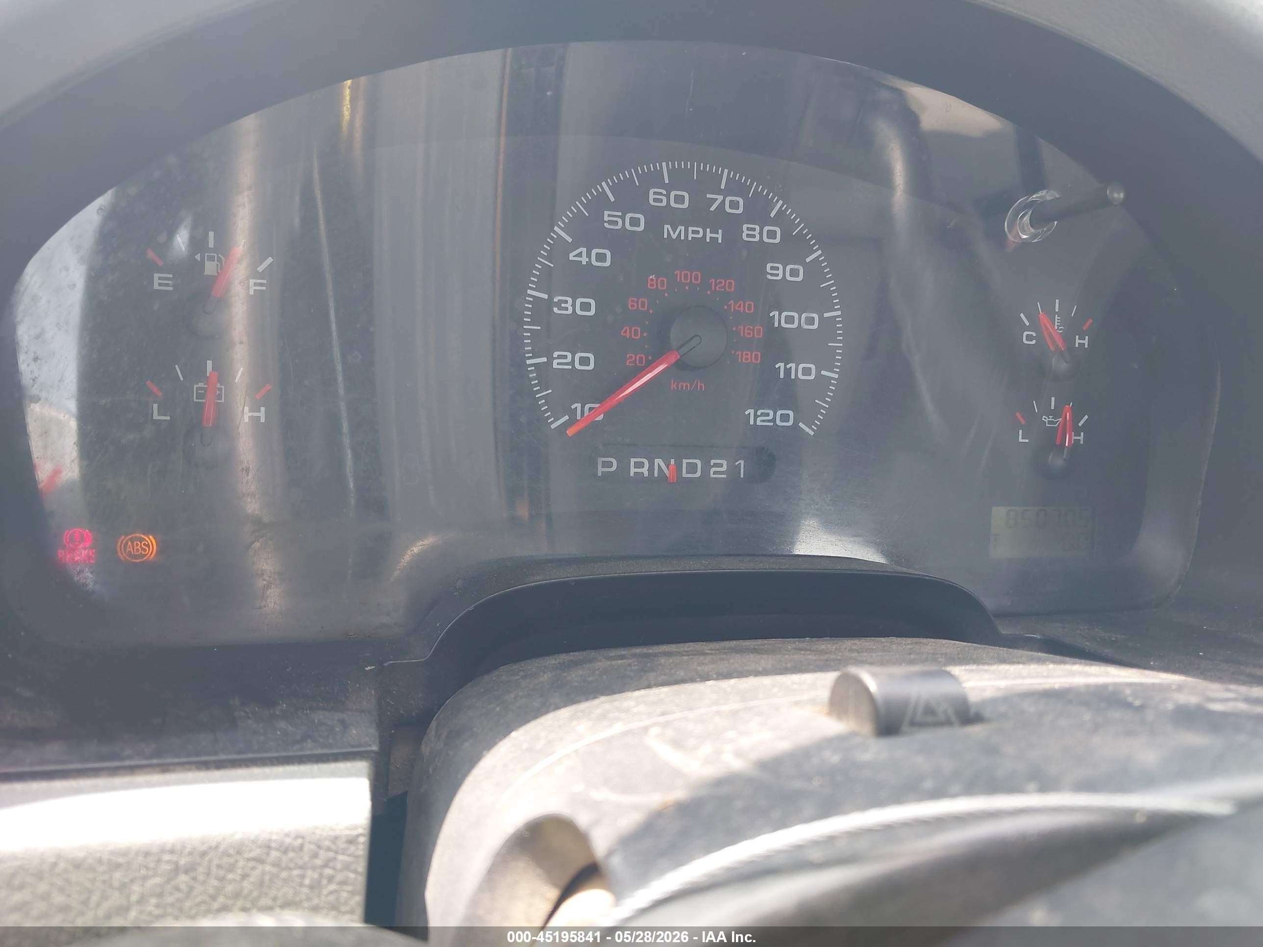2006 Ford F-150 Stx/xl/xlt White vin: 1FTRF12246NB66849