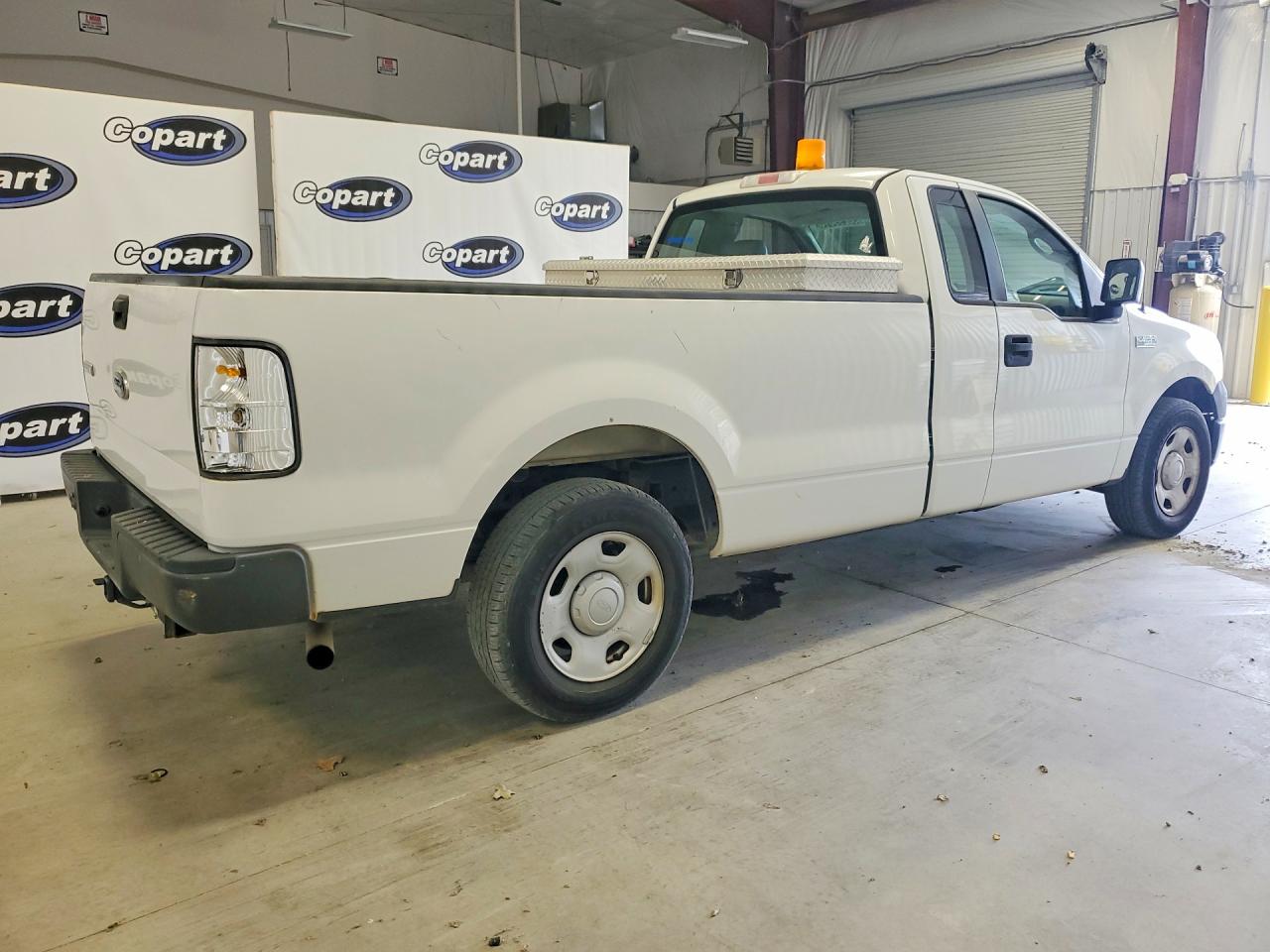 2008 Ford F150 White vin: 1FTRF12248KB62918