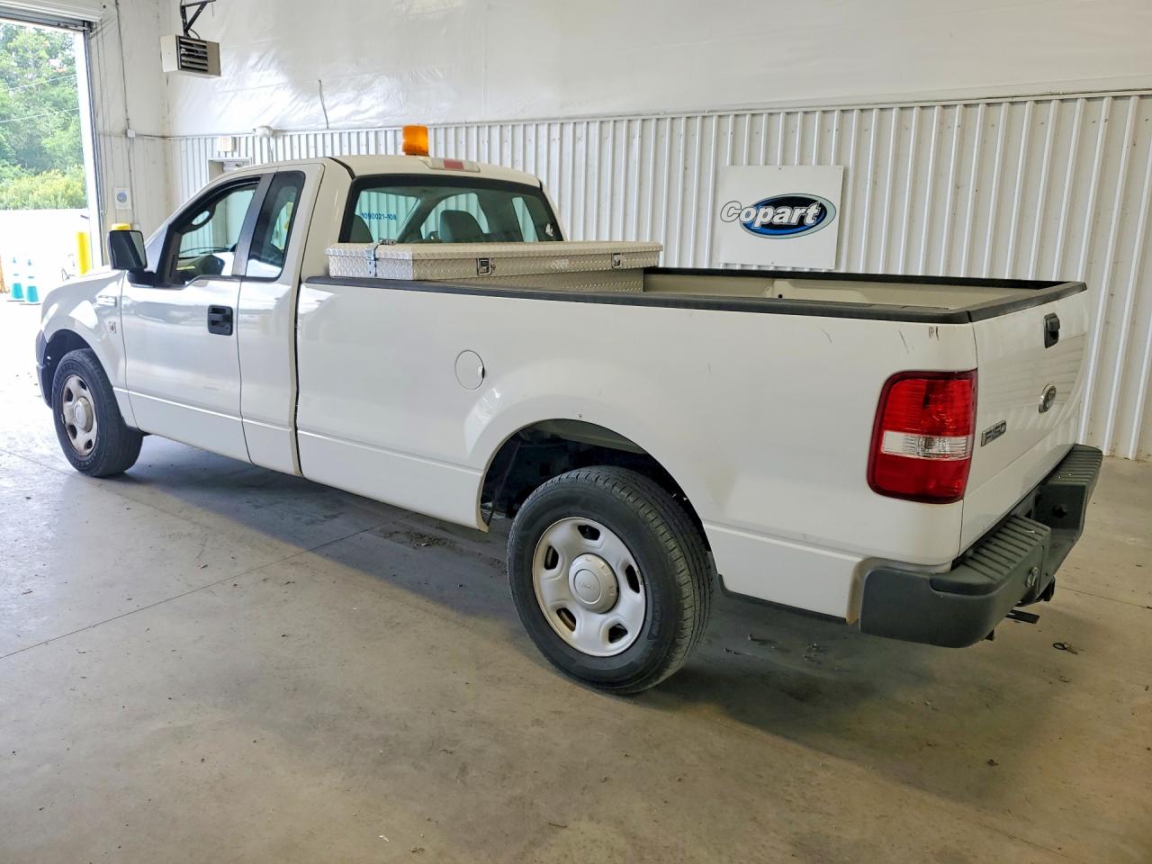 2008 Ford F150 White vin: 1FTRF12248KB62918