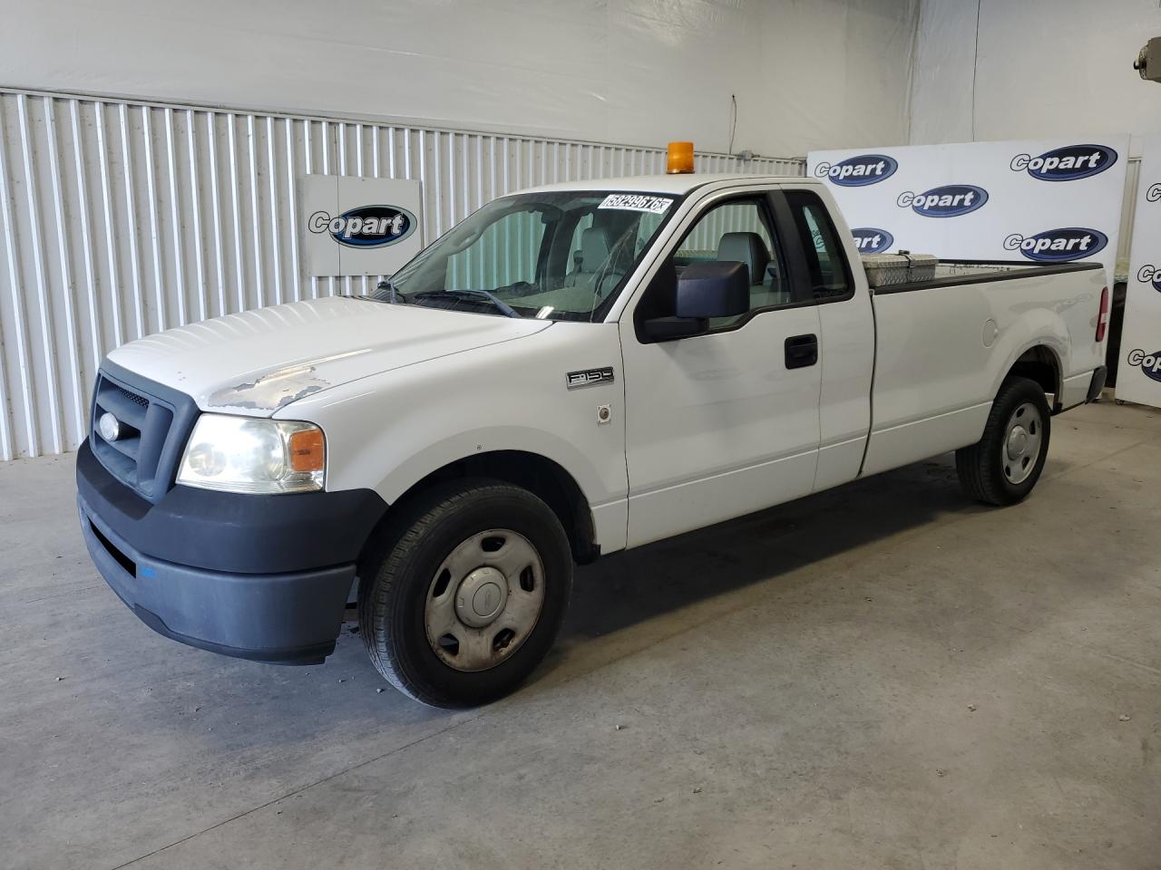 2008 Ford F150 White vin: 1FTRF12248KB62918 Damage: Left Front Fender, Dent(S) W/ Paint Dmg, 1 To 2 Inches
