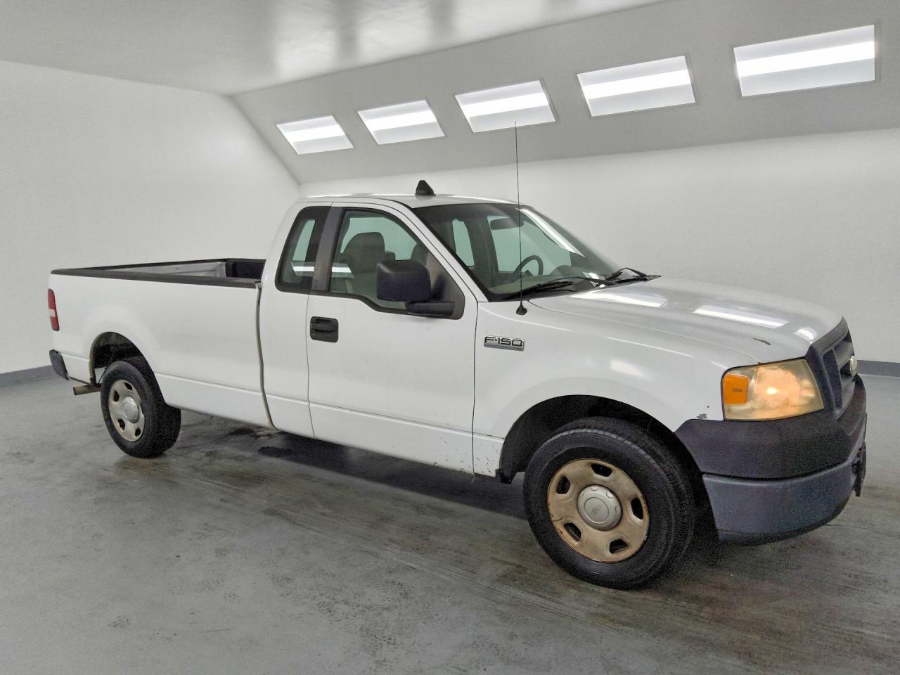 2008 Ford F150 White vin: 1FTRF12248KB70100