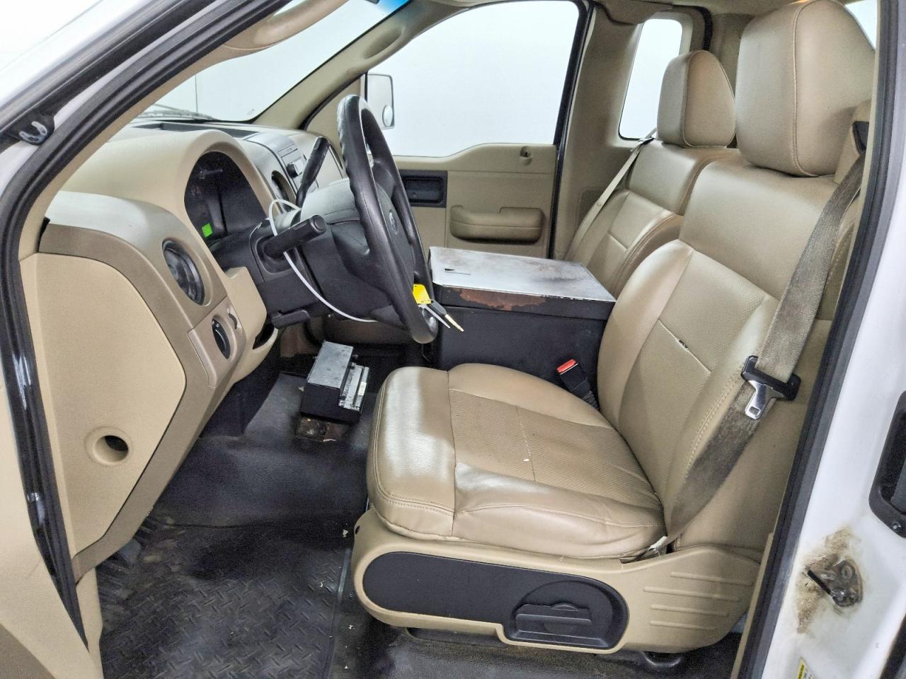 2008 Ford F150 White vin: 1FTRF12248KB70100