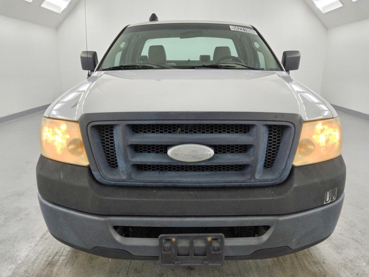 2008 Ford F150 White vin: 1FTRF12248KB70100