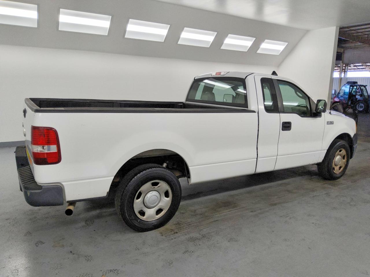2008 Ford F150 White vin: 1FTRF12248KB70100