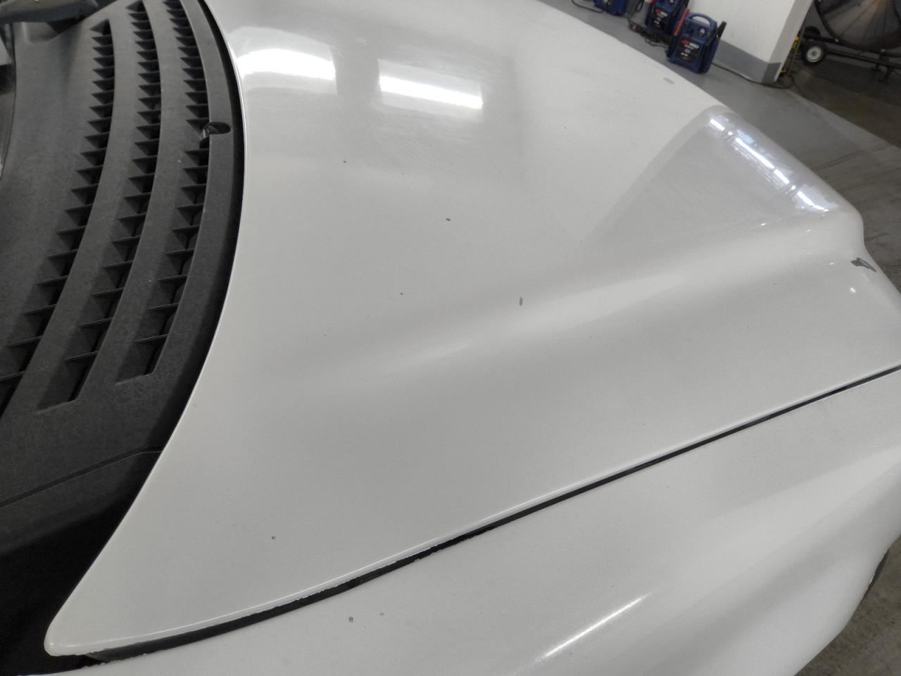 2008 Ford F150 White vin: 1FTRF12248KB70100 Damage: Hood, Peeling, 1 To 2 Inches