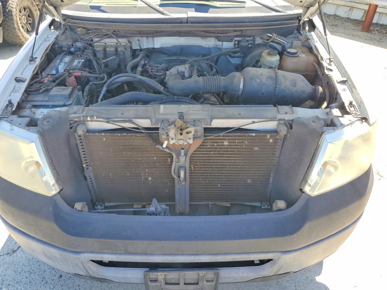 2008 Ford F150 White vin: 1FTRF12248KB87656